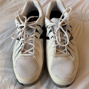 New Balance 1006 Men’s White and Black Tennis Shoes Size 11.5